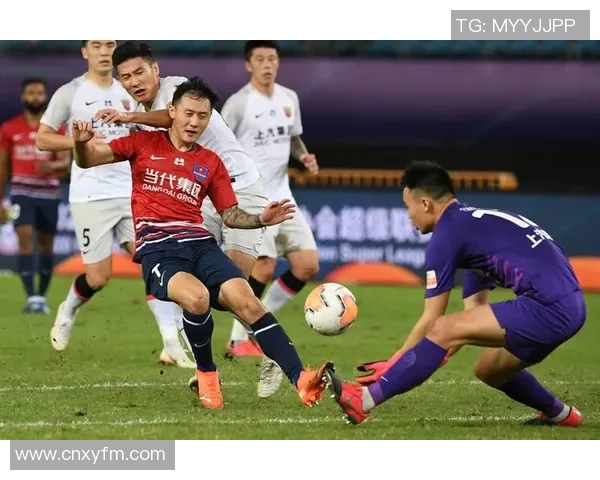 赛后分析:上海足球队与西安足球队的耐力较量与战术对决 赛后分析:上海足球队与西安足球队的耐力较量与战术对决