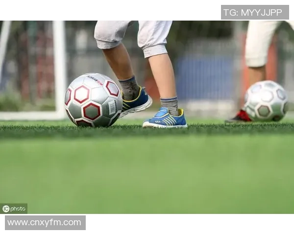 足球明星踢足球技巧全解析图解助你提升球技的必备指南